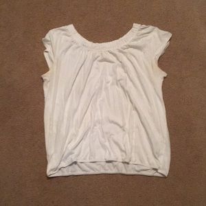 Women’s scoop neck